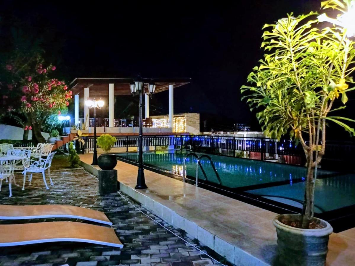 Queens Beach Hotel Tangalle Exterior photo