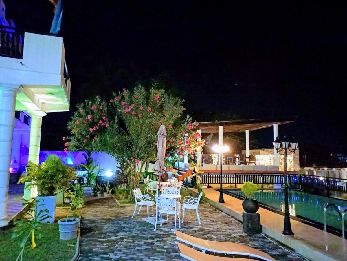 Queens Beach Hotel Tangalle Exterior photo