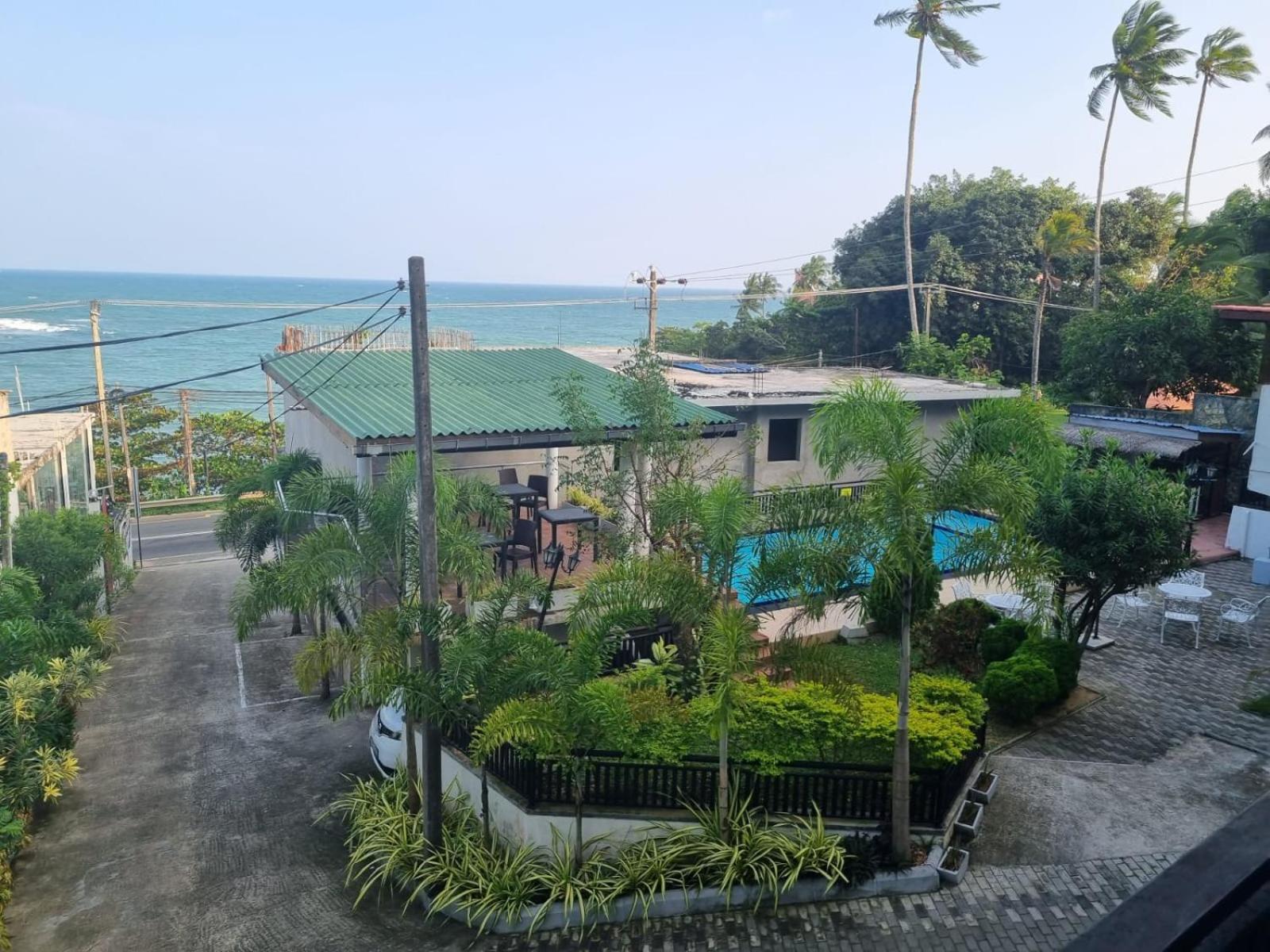 Queens Beach Hotel Tangalle Exterior photo