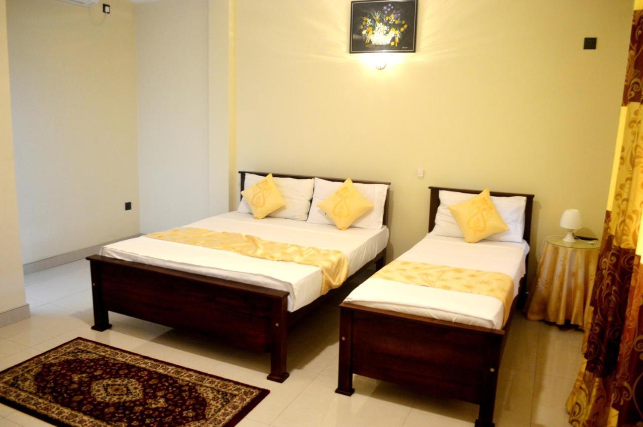Queens Beach Hotel Tangalle Exterior photo