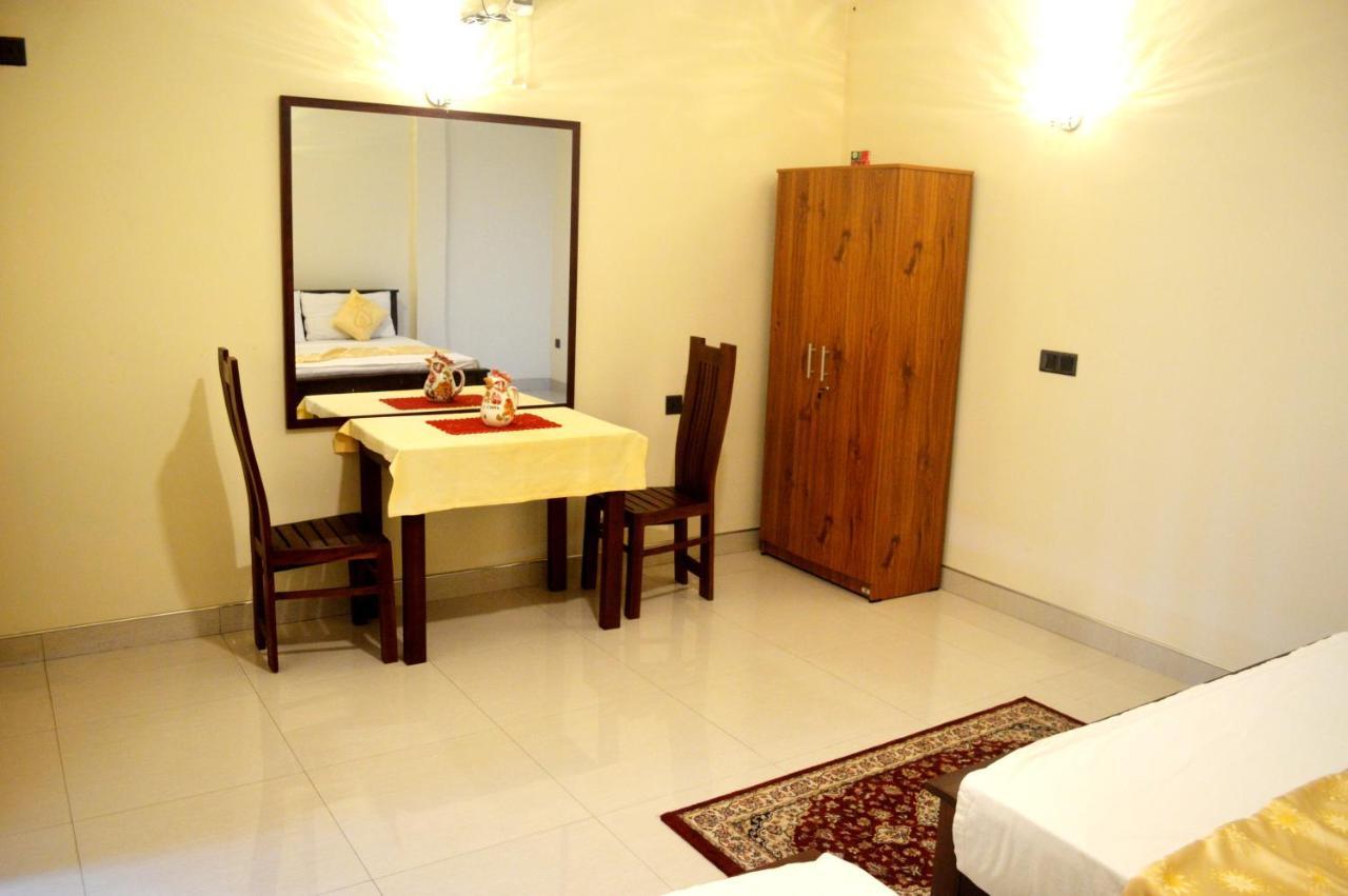 Queens Beach Hotel Tangalle Exterior photo
