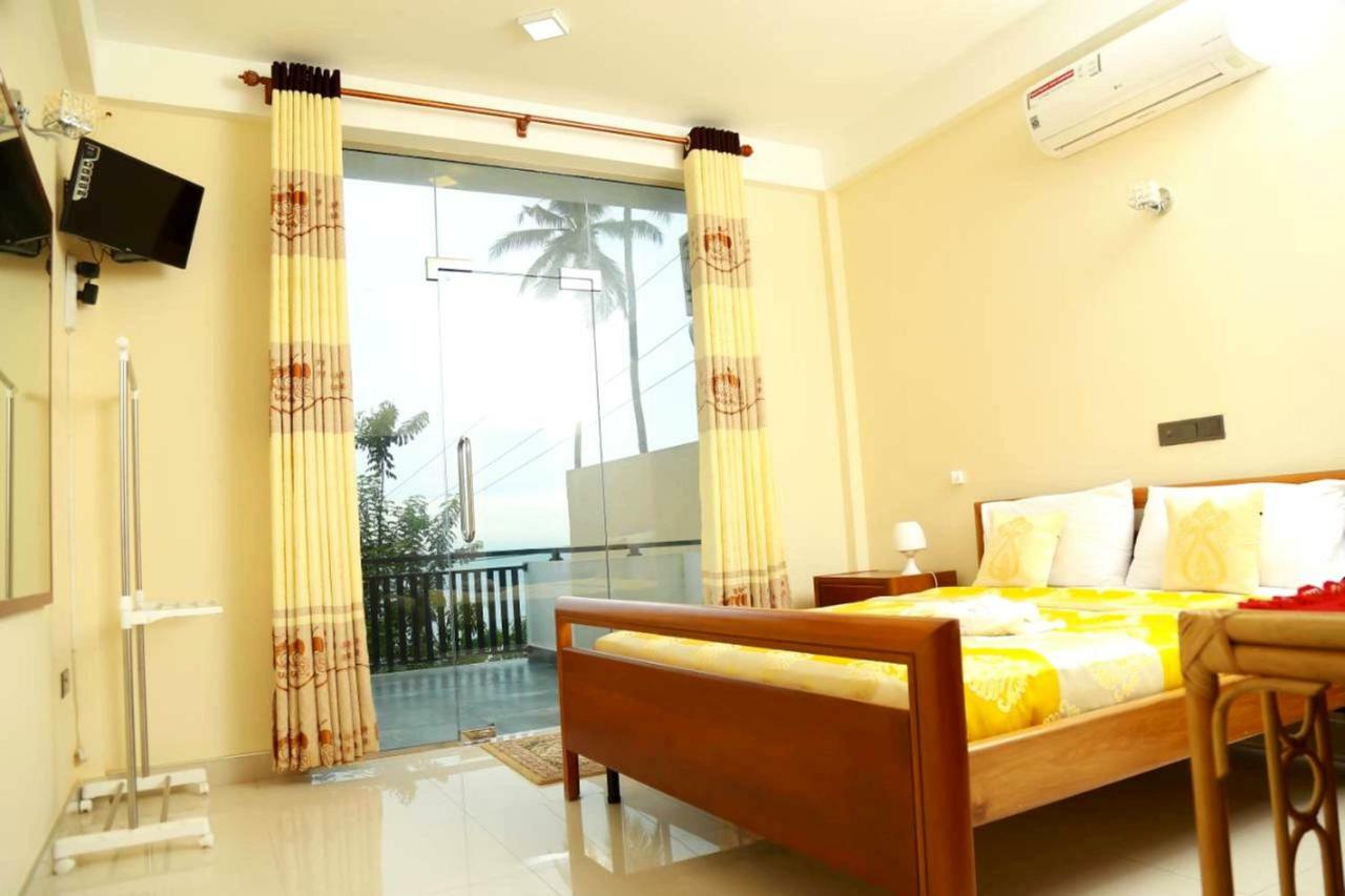 Queens Beach Hotel Tangalle Exterior photo