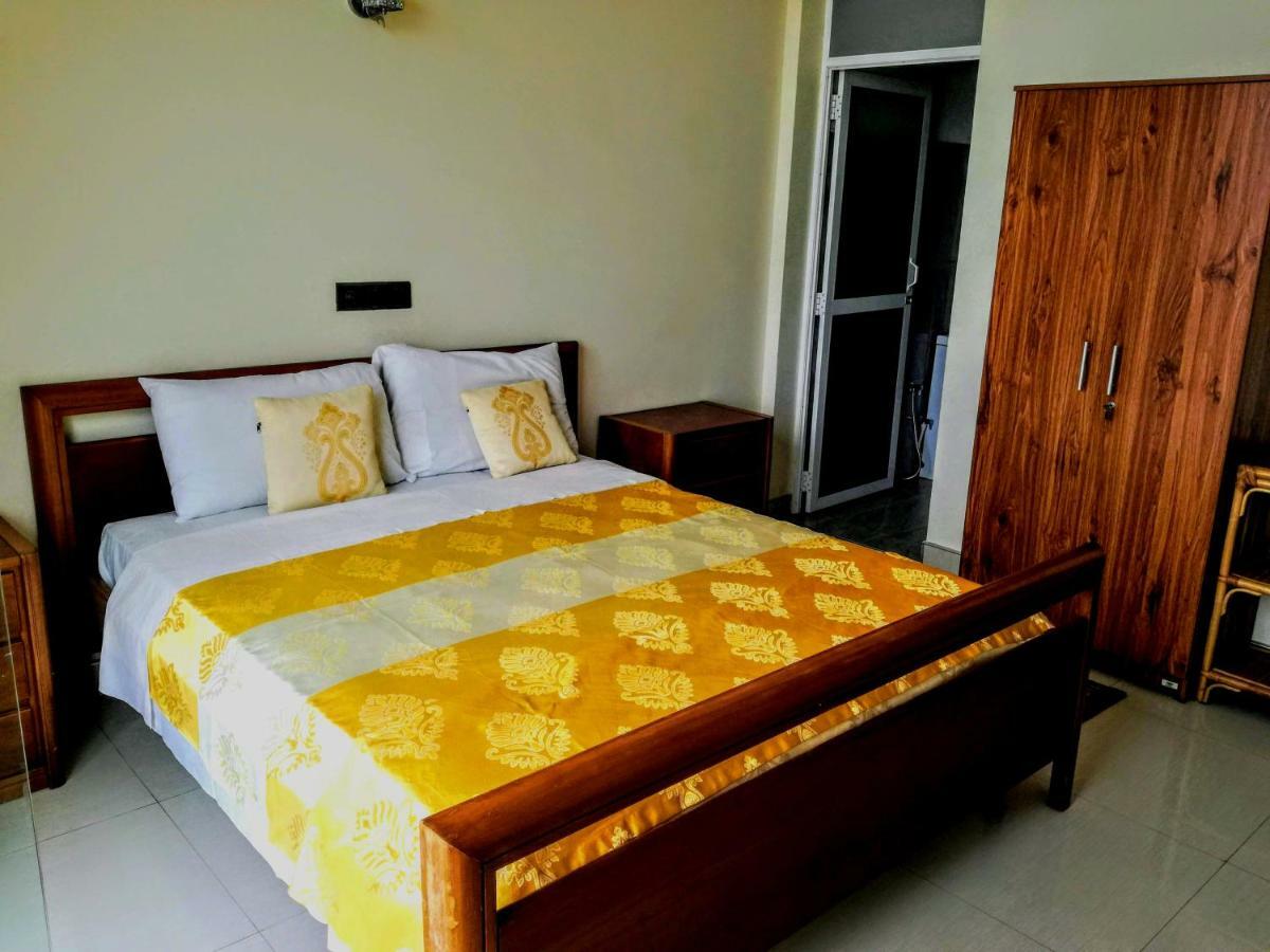 Queens Beach Hotel Tangalle Exterior photo
