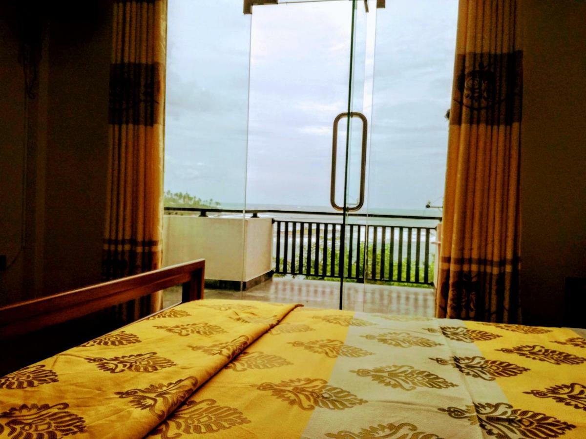 Queens Beach Hotel Tangalle Exterior photo